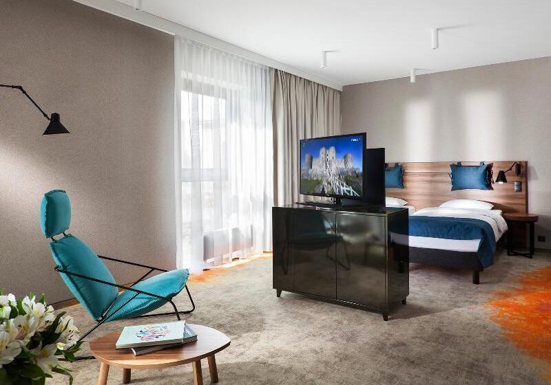 デラックスルーム, Sadova