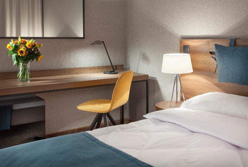 クラシックルーム, Sadova