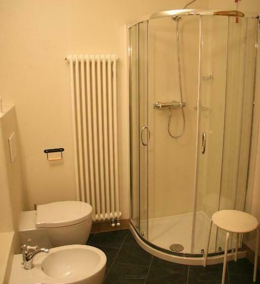 חדר סטנדרט לשלושה, Ostello Del Castello Tirano