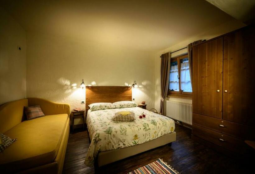 חדר סטנדרט לשלושה, Ostello Del Castello Tirano