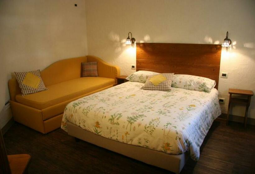 חדר סטנדרט לשלושה, Ostello Del Castello Tirano