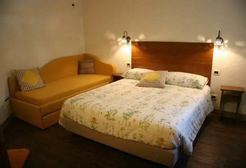 スタンダードトリプルルーム, Ostello Del Castello Tirano