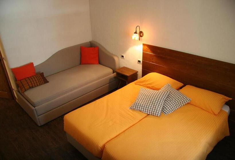 חדר סטנדרט לארבעה, Ostello Del Castello Tirano