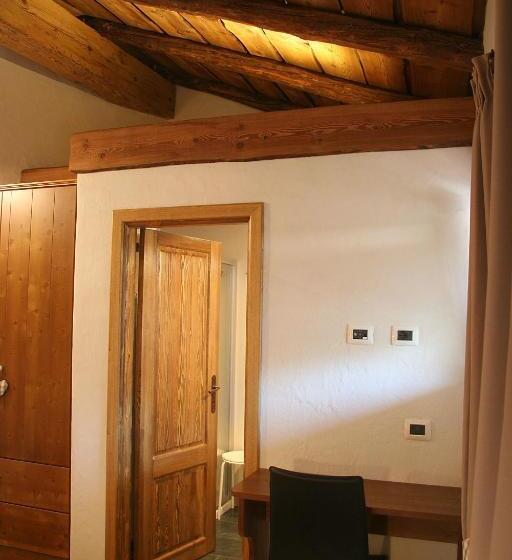 חדר סטנדרט עם מרפסת, Ostello Del Castello Tirano