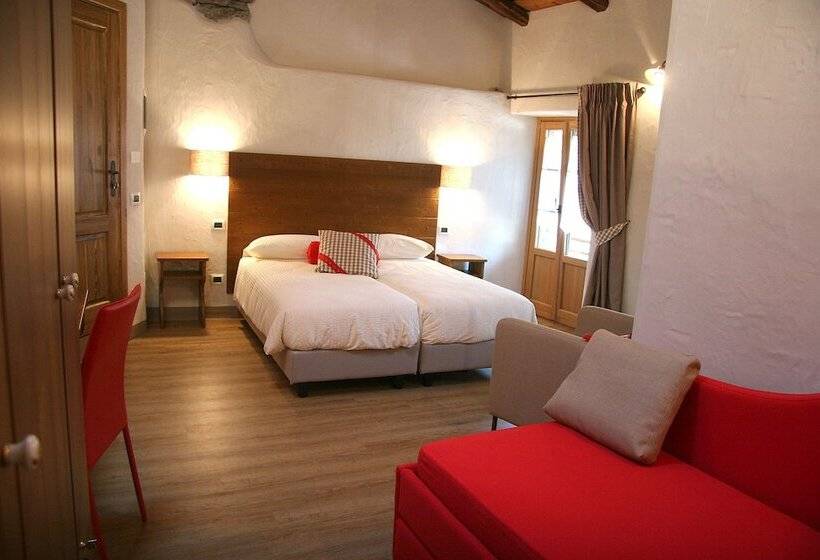 חדר דלוקס לארבעה, Ostello Del Castello Tirano