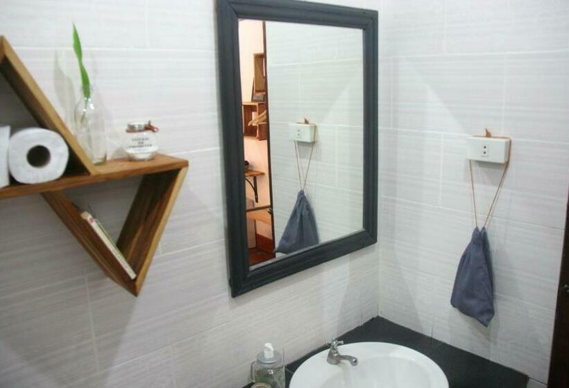 غرفة عائلية, Cold River