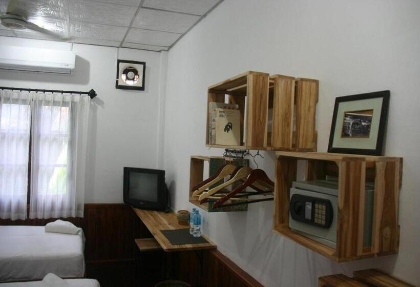 غرفة قياسية, Cold River