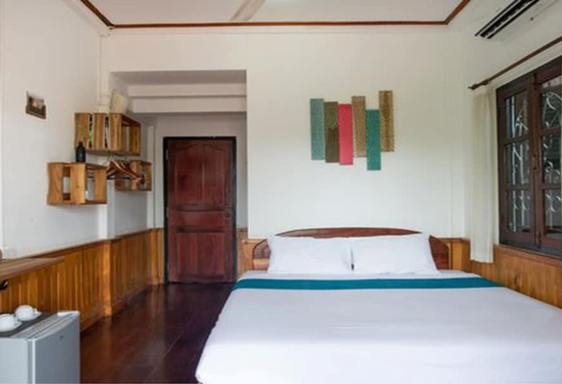 غرفة قياسية مزوَّدة بشُرفة, Cold River