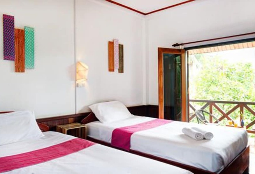 غرفة قياسية مزوَّدة بشُرفة, Cold River