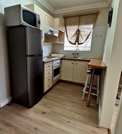Quarto Estandar, Royal Ridge Guest House