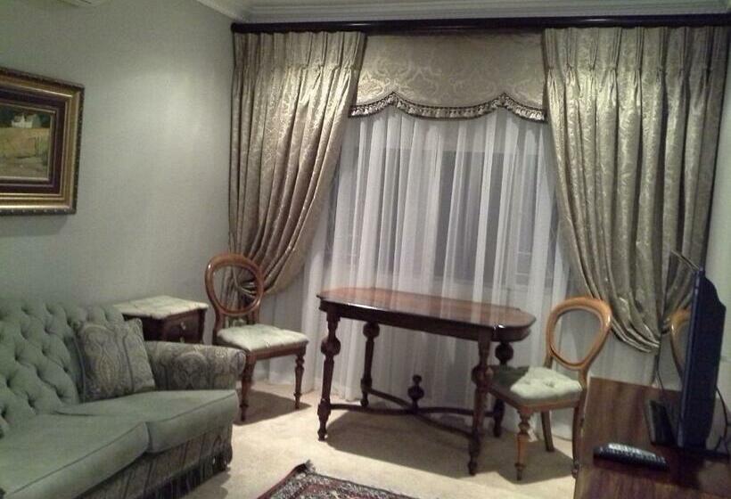 Quarto Estandar, Royal Ridge Guest House