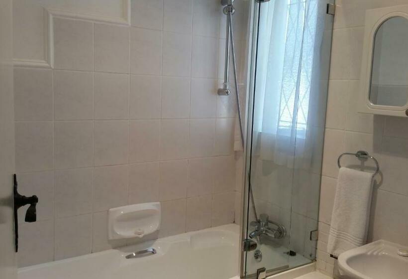 Quarto Estandar, Royal Ridge Guest House