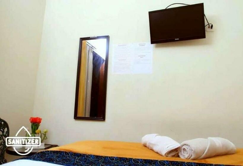 Standard Szoba Megosztott Fürdővel, Unique Guesthouse