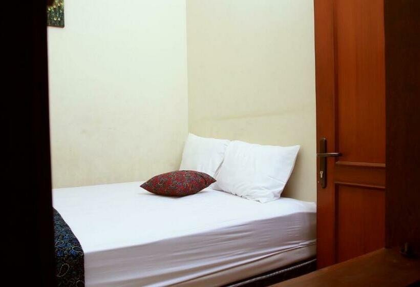 Egyágyas Standard Szoba Megosztott Fürdővel, Unique Guesthouse