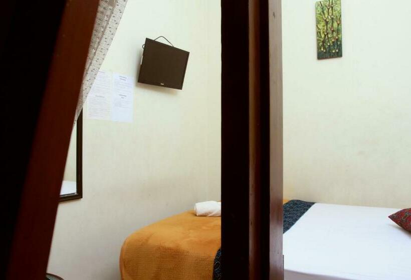 Egyágyas Standard Szoba Megosztott Fürdővel, Unique Guesthouse