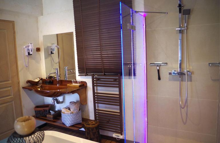 スタンダードルーム, B&b Val D Azur