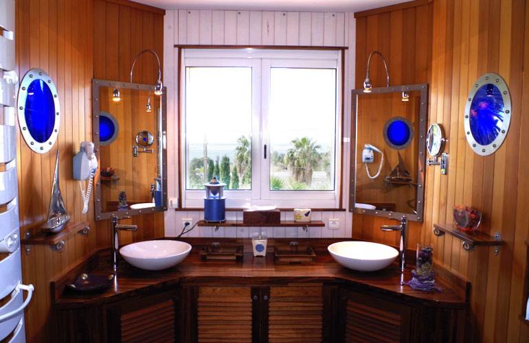 スタンダードルーム, B&b Val D Azur