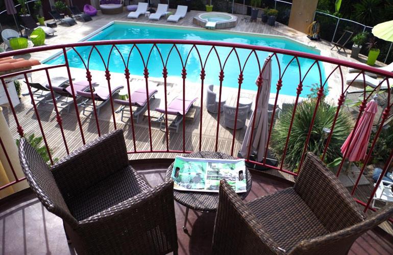 スタンダードルーム, B&b Val D Azur