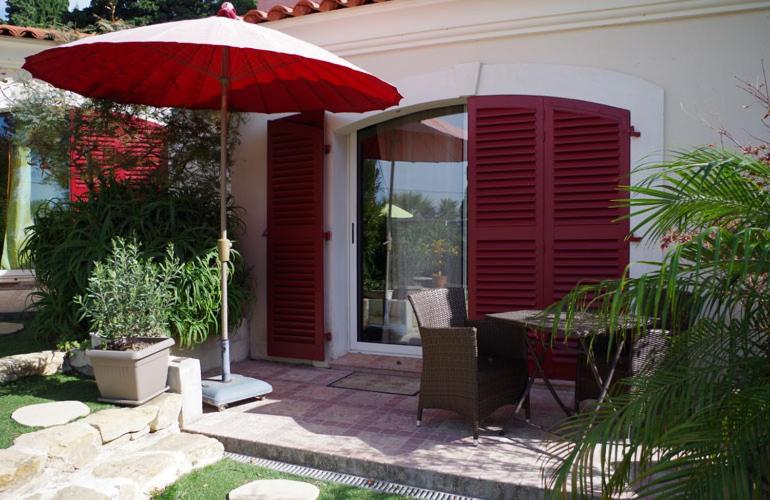 スタンダードルーム, B&b Val D Azur