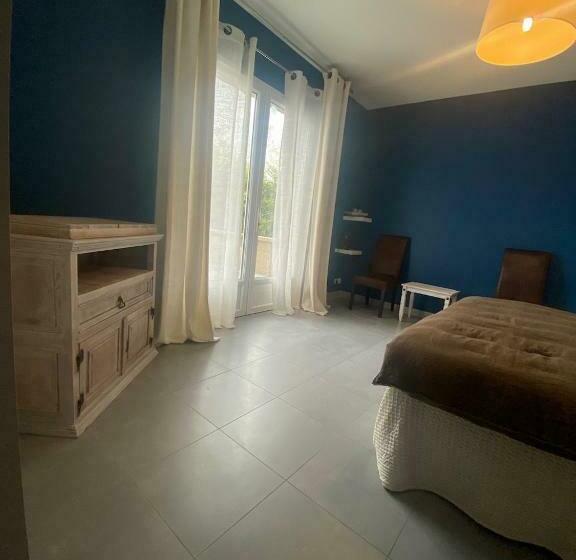 Номер Superior, Les Centaurines