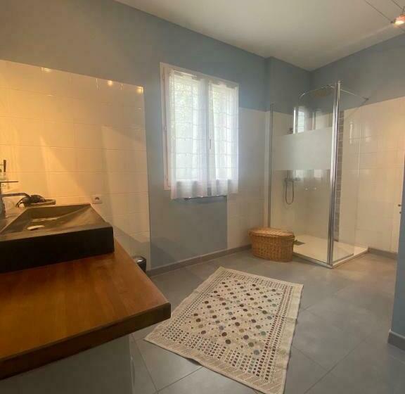 Номер Superior, Les Centaurines