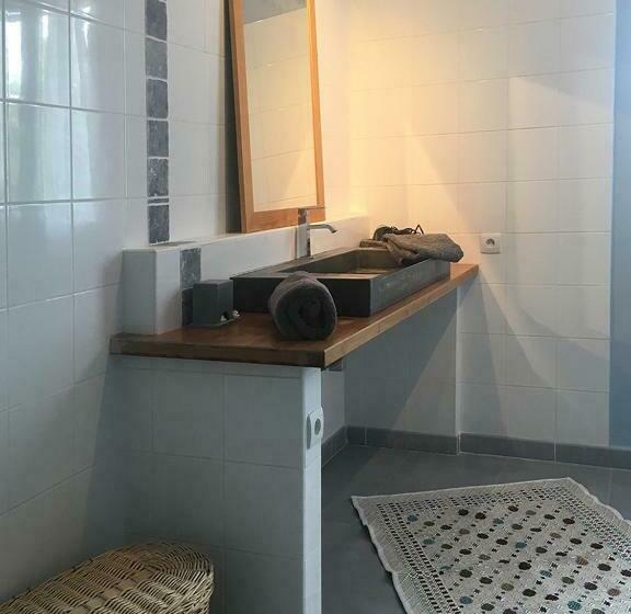 Номер Superior, Les Centaurines