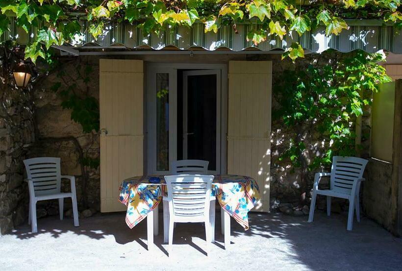 غرفة قياسية مزوَّدة بتراس, Maison D Hôtes Lou Geneste