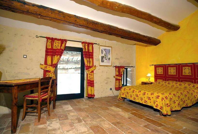 جناح عائلي, Maison D Hôtes Lou Geneste