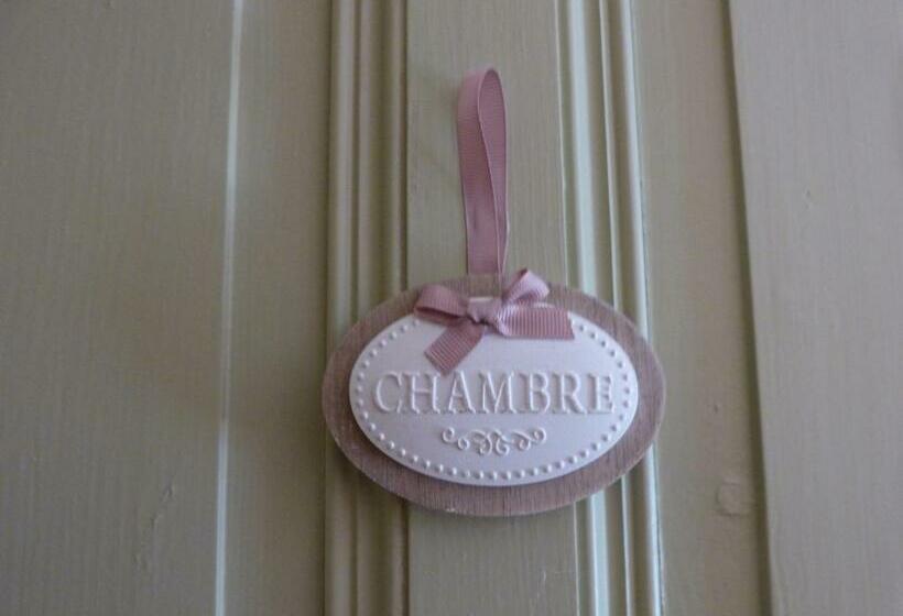 スタンダード4人部屋, Mas Moise