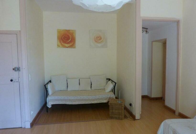 スタンダード4人部屋, Mas Moise