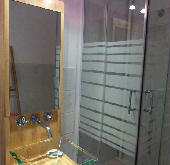 スタンダードルーム, Mas Moise