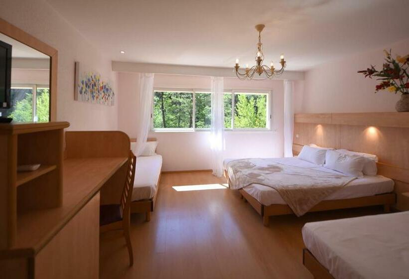 חדר סטנדרט לארבעה, Arena Restaurant Le Refuge