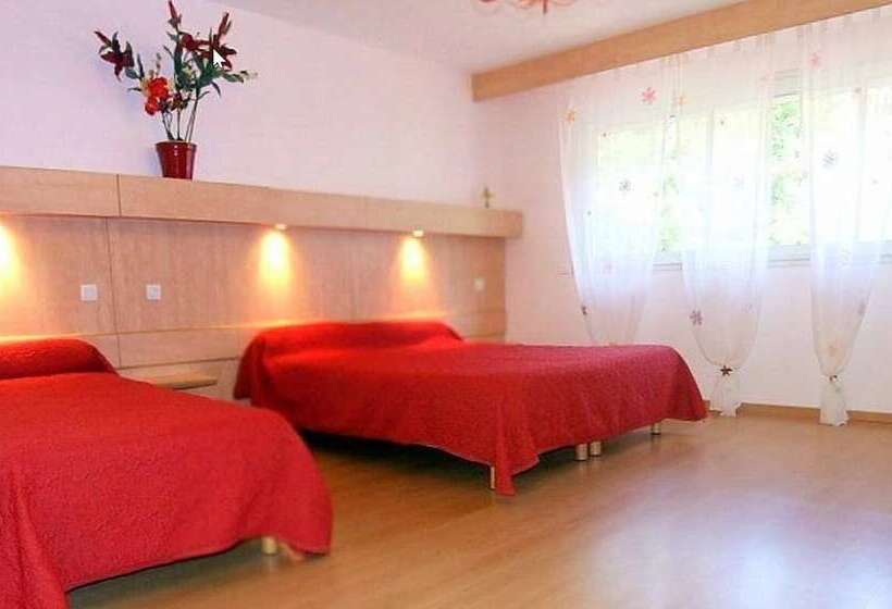 חדר סטנדרט לארבעה, Arena Restaurant Le Refuge