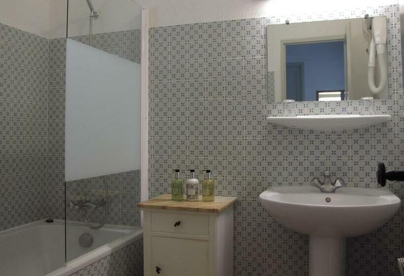 اتاق استاندارد, Cacharel