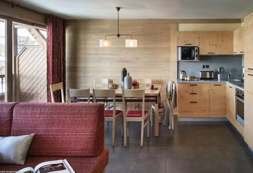 3 Bedroom Duplex Apartment, Chalet Montana Airelles