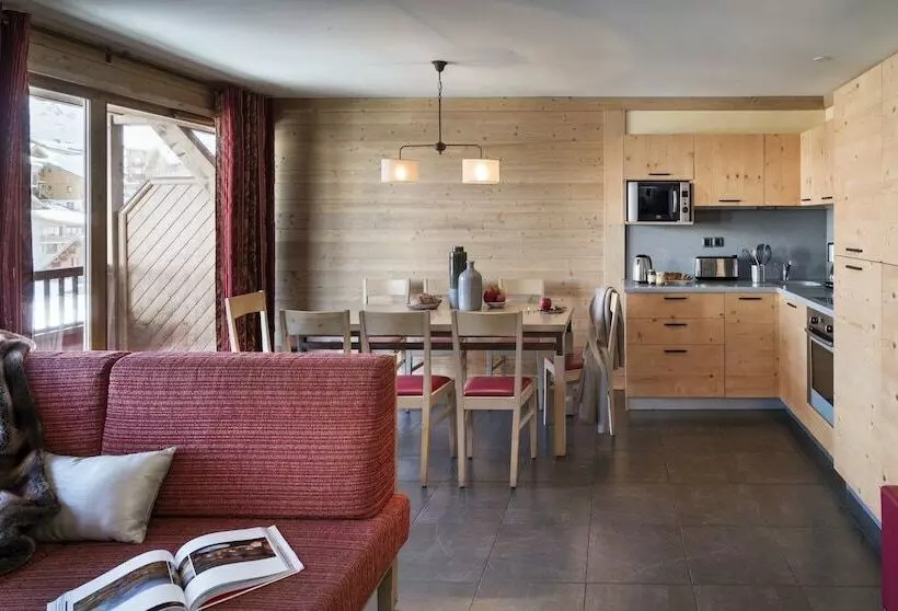 3 Bedroom Duplex Apartment, Chalet Montana Airelles