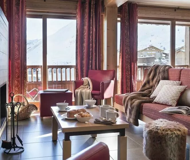 3 Bedroom Duplex Apartment, Chalet Montana Airelles