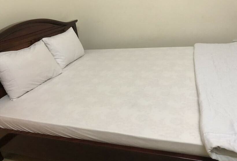 اتاق استاندارد, Hoang Ngoc