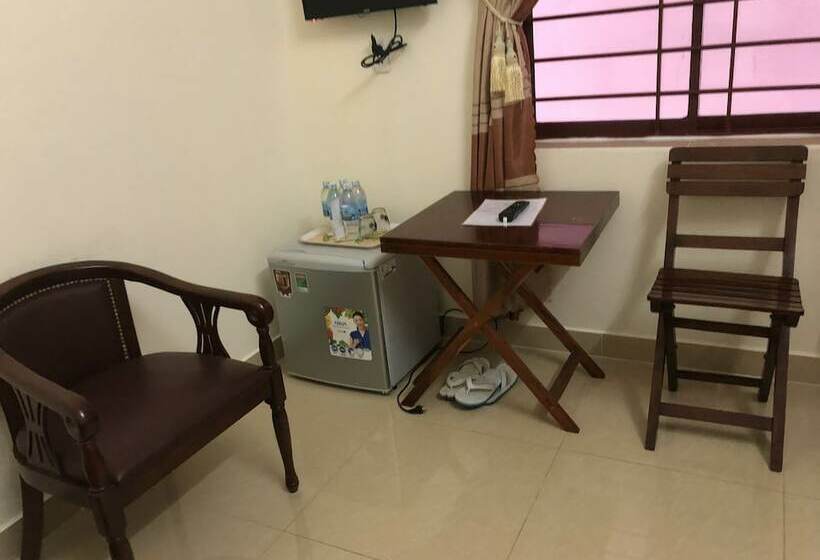 اتاق استاندارد, Hoang Ngoc