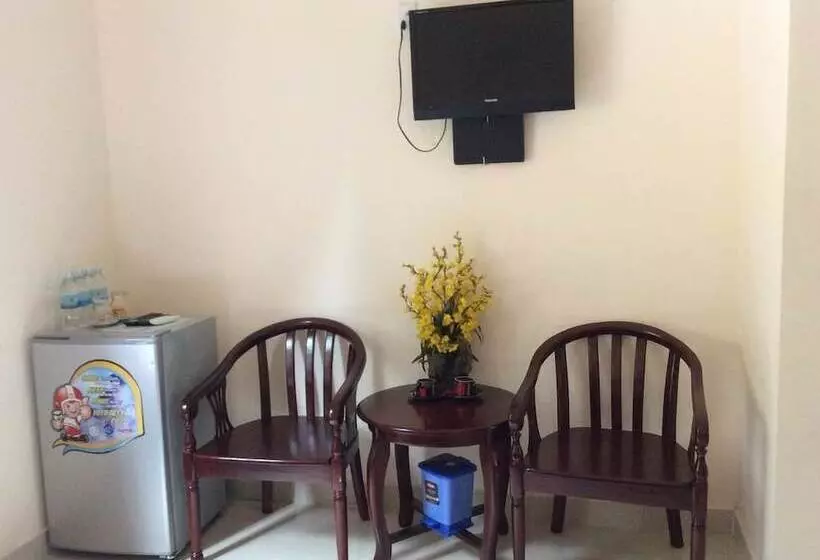 اتاق استاندارد سه نفره, Hoang Ngoc