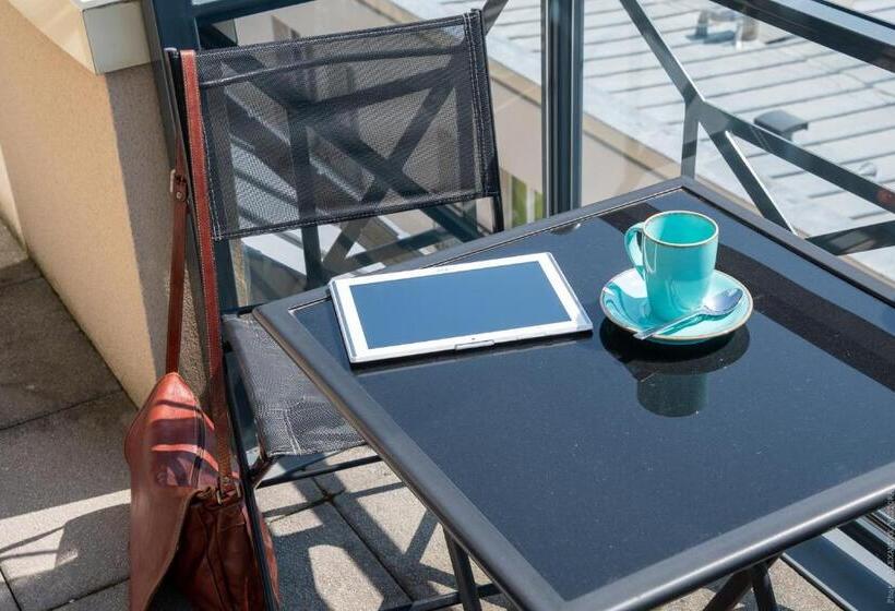 غرفة قياسية مزوَّدة بتراس, Versailles Chantiers