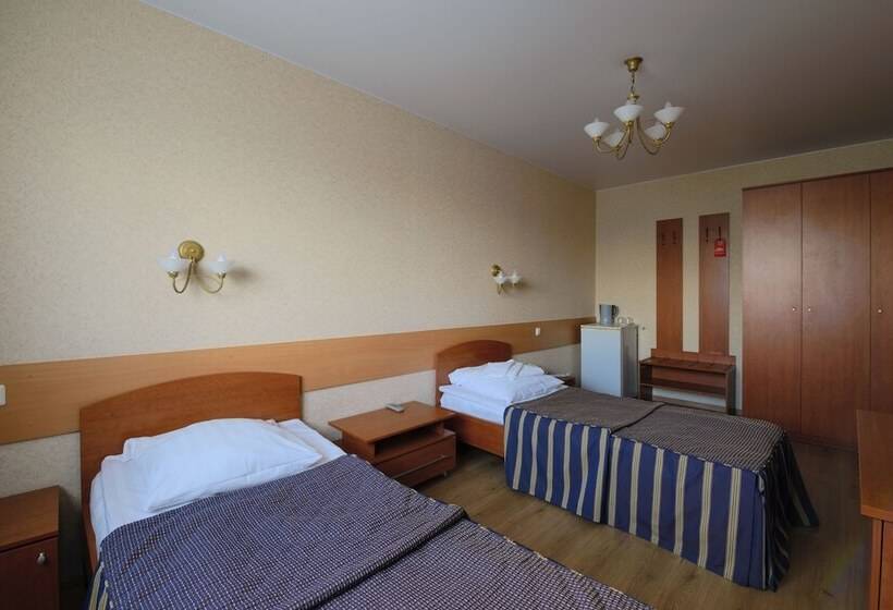 Economy Room Shared Bathroom, Moskabelmet