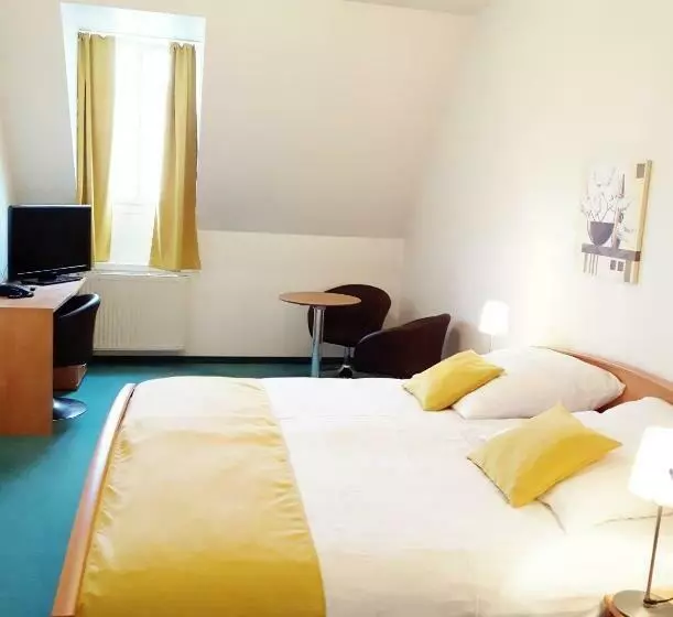 Standard Room, Restaurant Erbprinz Walldorf