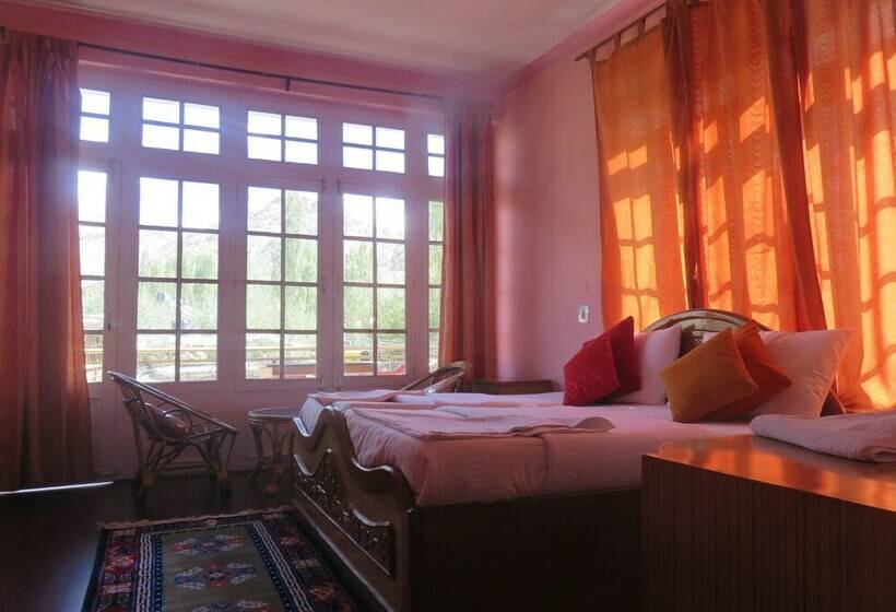 Standard-huone, Tih Hotel Maryul