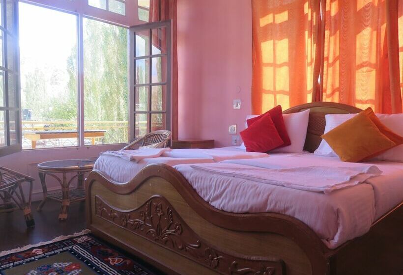 Standard-huone, Tih Hotel Maryul