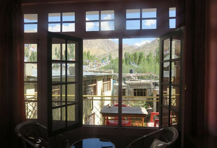 Standard-huone, Tih Hotel Maryul