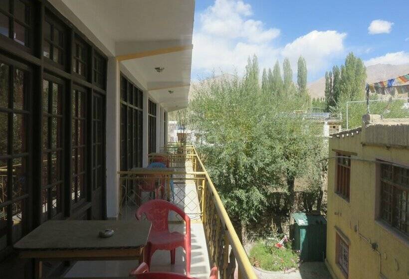 Standard-huone, Tih Hotel Maryul