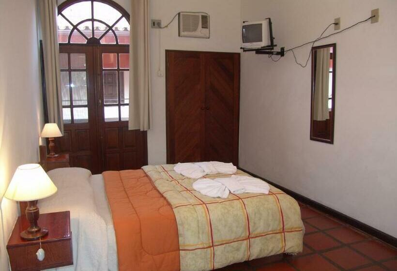 דירת חדר, La Alhambra Apart