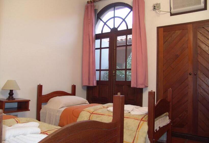 דירת חדר, La Alhambra Apart