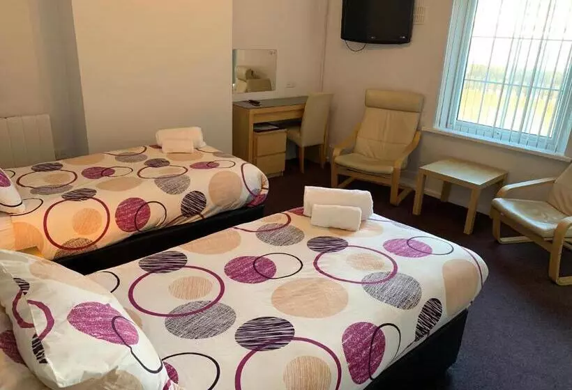 استودیوی استاندارد, Austins Self Service Guest House